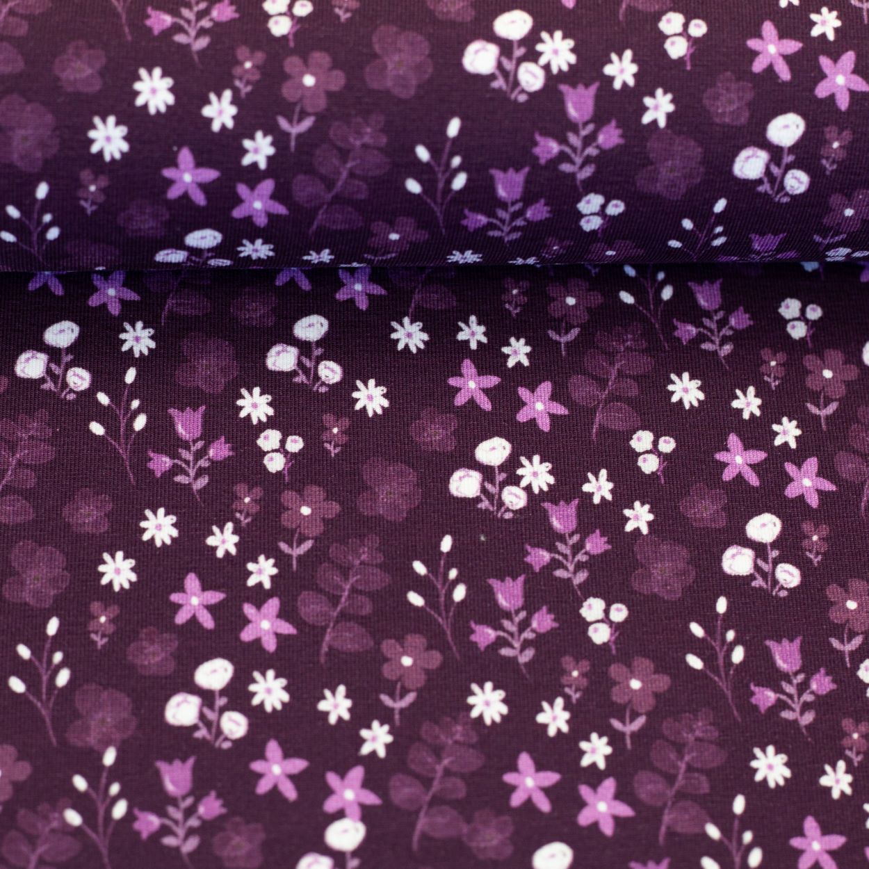 Baumwolljersey Winterbloom aubergine