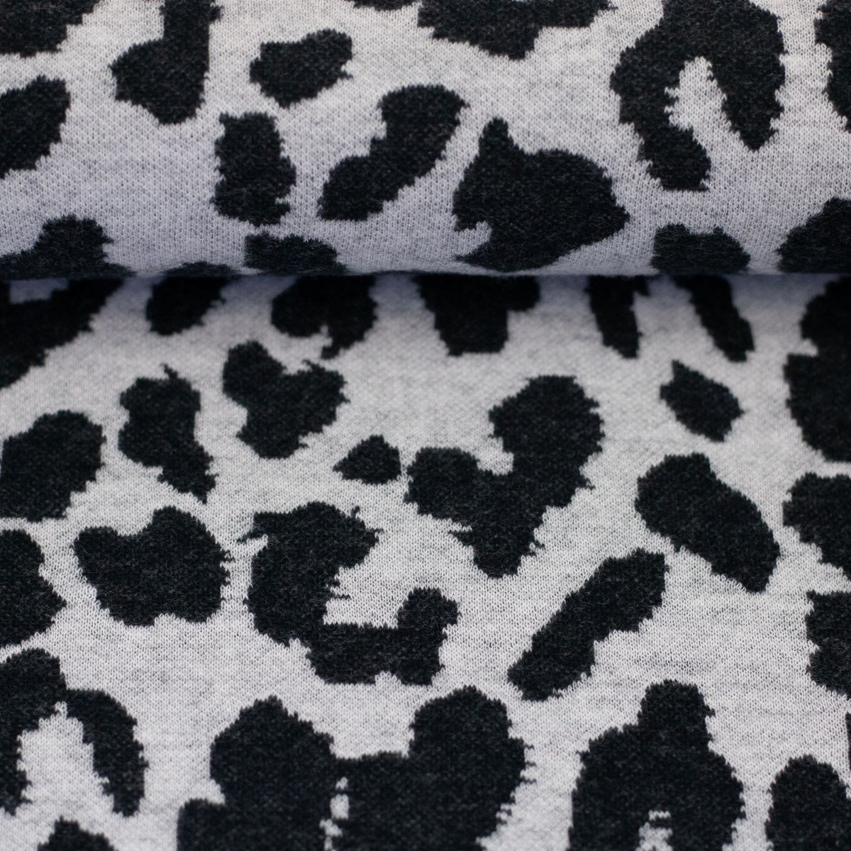 Jacquard Jersey Leo schwarz Naturweiß Emely Swafing