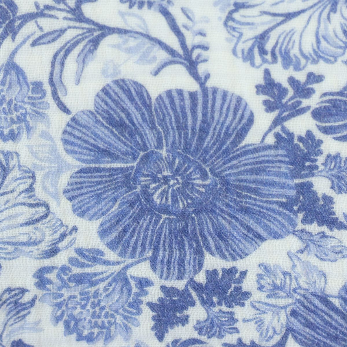 Musselin Blumenmuster Blaudruck Thea Swafing
