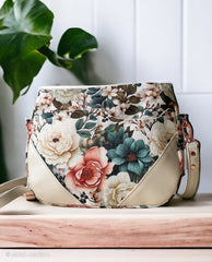 Oxford Gewebe Flowing Bloom by Sarah Mariam Blüten beige