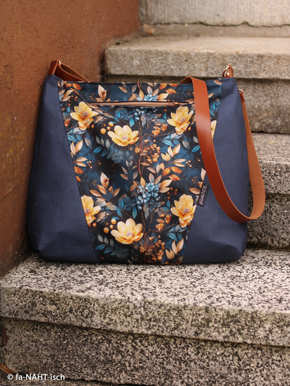 Oxford Stoff Flowing Bloom by Sarah Mariam Swafing - Blüten dunkelblau