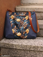 Oxford Stoff Flowing Bloom by Sarah Mariam Swafing - Blüten dunkelblau